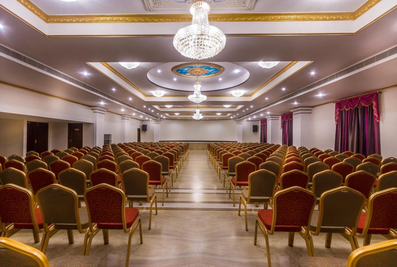 Hotel Le Royal Park Пондичери Екстериор снимка