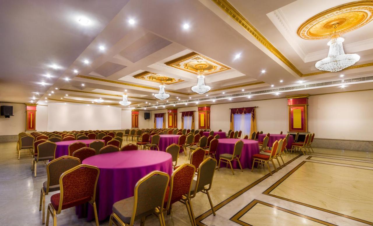 Hotel Le Royal Park Пондичери Екстериор снимка