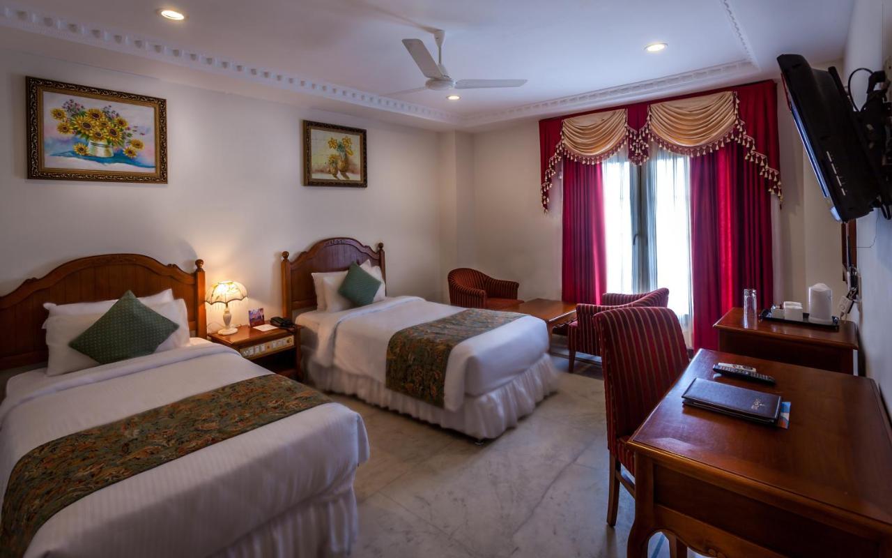 Hotel Le Royal Park Пондичери Екстериор снимка