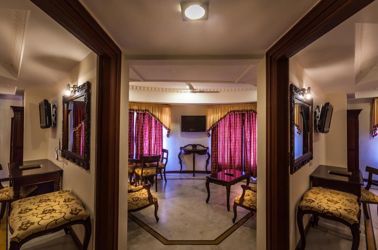 Hotel Le Royal Park Пондичери Екстериор снимка