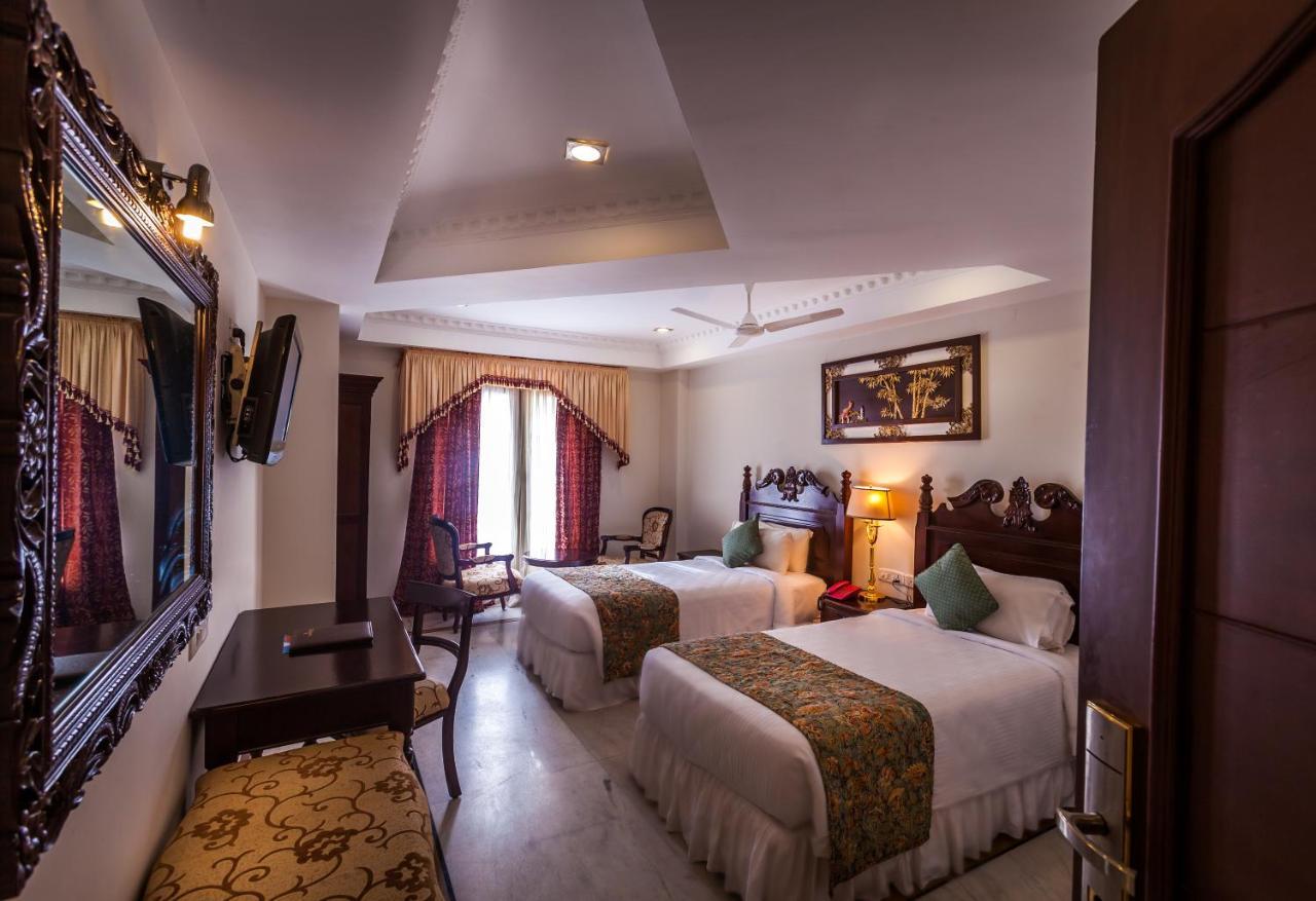 Hotel Le Royal Park Пондичери Екстериор снимка