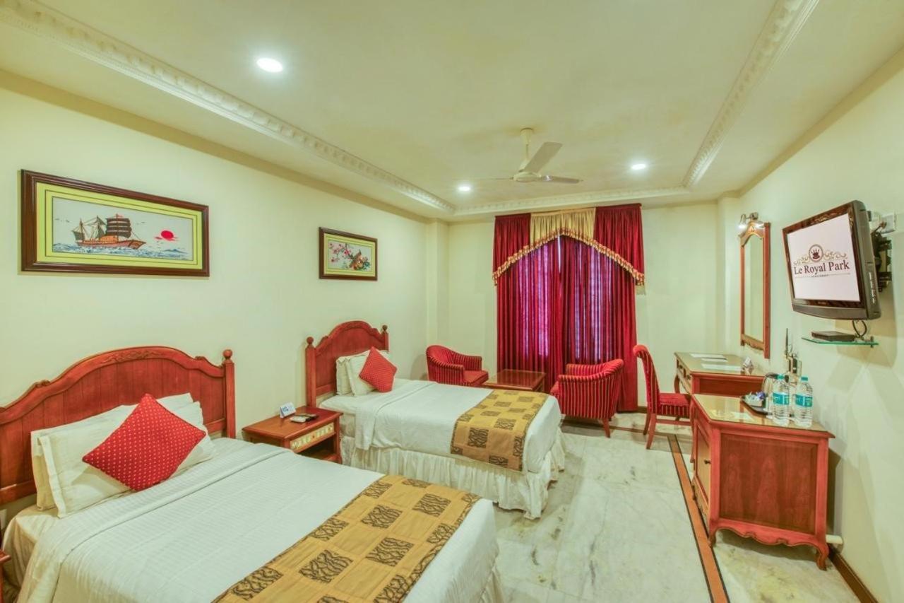 Hotel Le Royal Park Пондичери Екстериор снимка