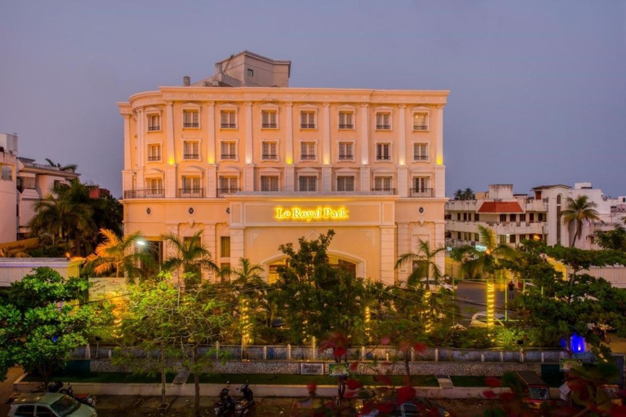Hotel Le Royal Park Пондичери Екстериор снимка