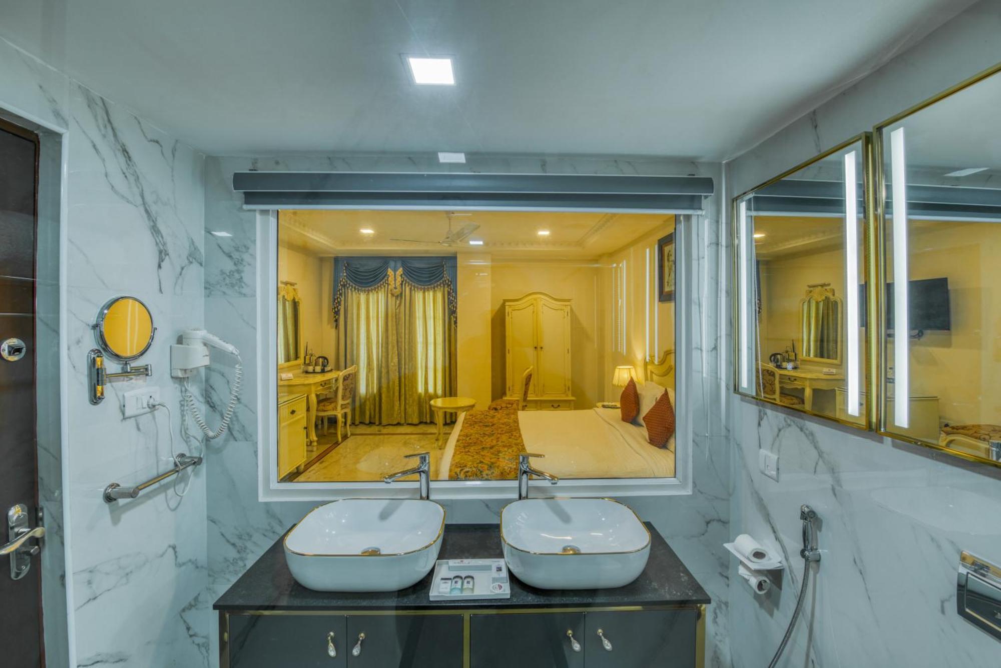 Hotel Le Royal Park Пондичери Екстериор снимка