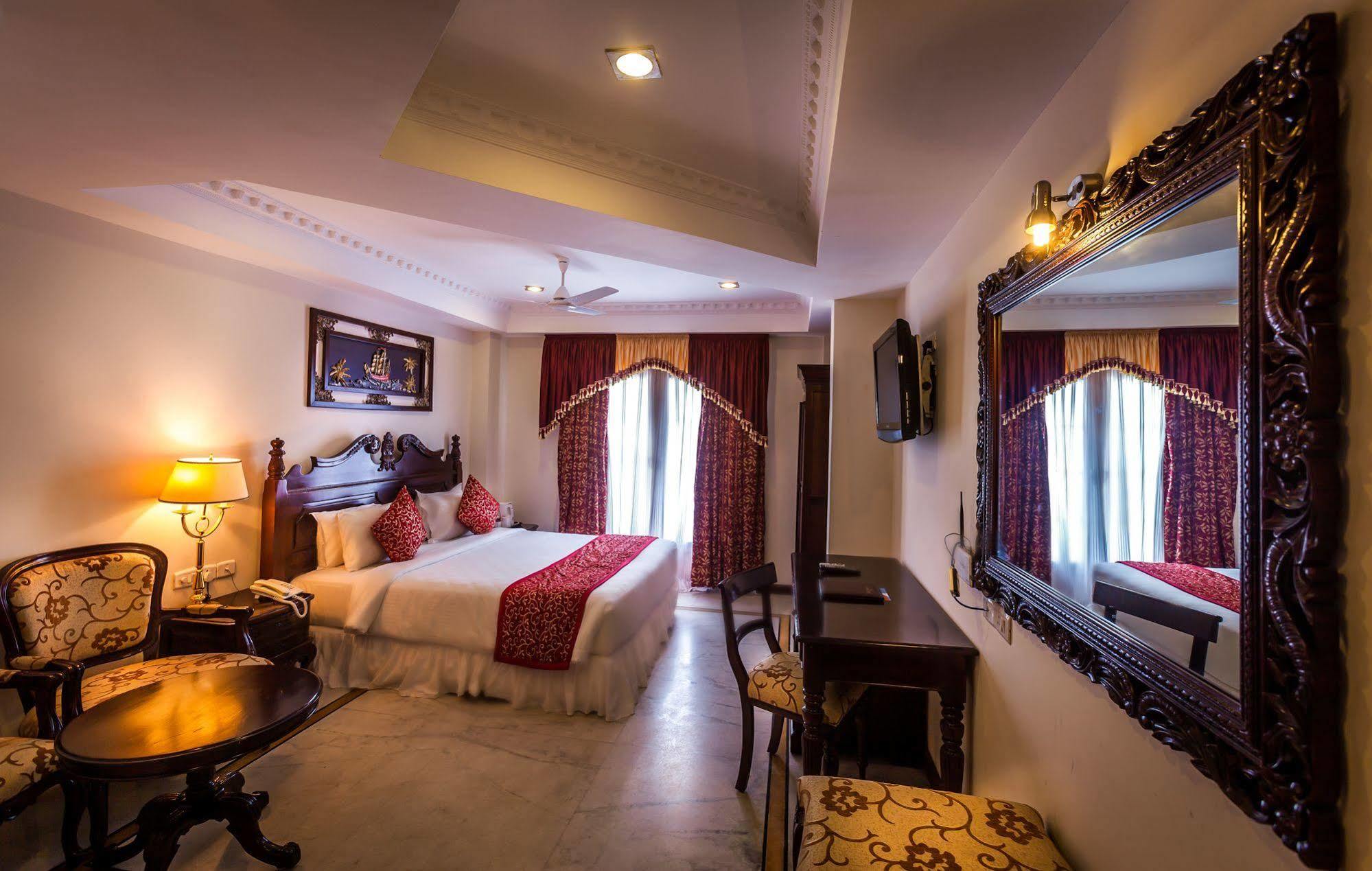 Hotel Le Royal Park Пондичери Екстериор снимка